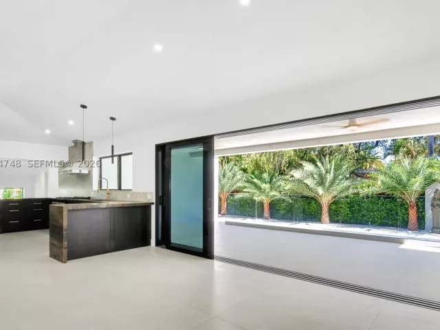 4-bedroom home for rent in Miami - 899 NE 71st St - MondialRealty