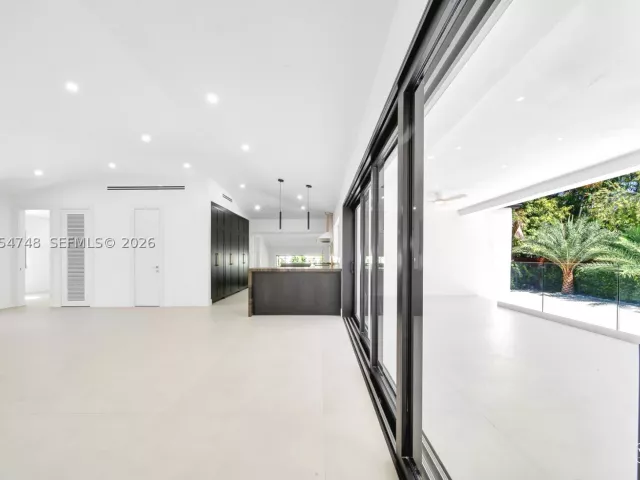 4-bedroom home for rent in Miami - 899 NE 71st St - MondialRealty