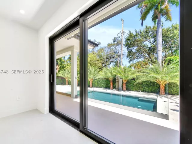 4-bedroom home for rent in Miami - 899 NE 71st St - MondialRealty
