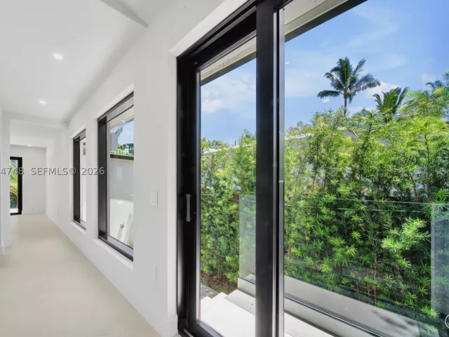 4-bedroom home for rent in Miami - 899 NE 71st St - MondialRealty