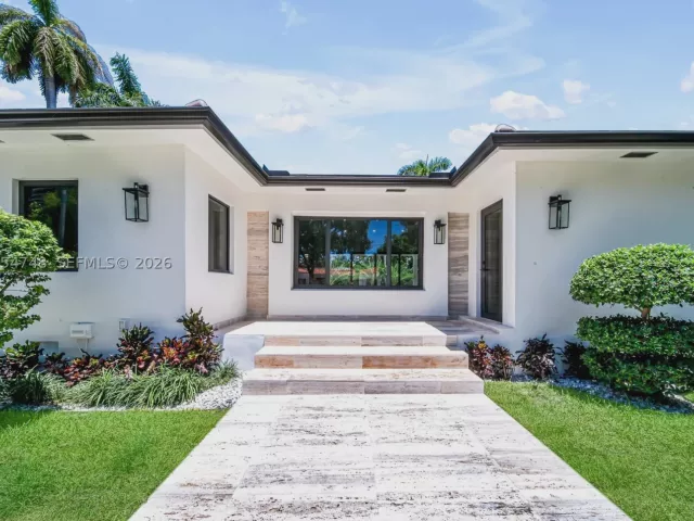 4-bedroom home for rent in Miami - 899 NE 71st St - MondialRealty