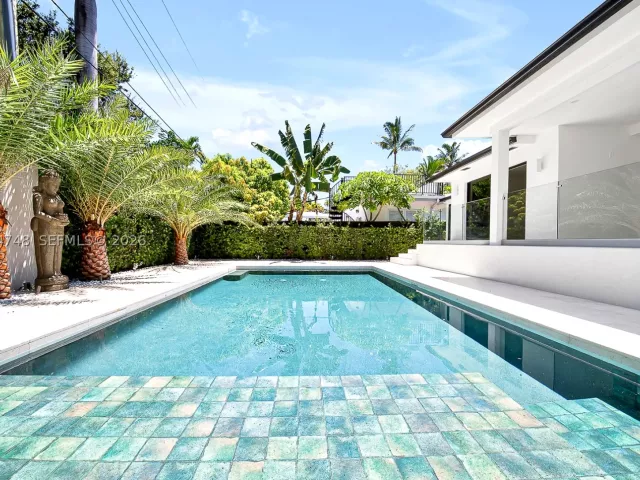 4-bedroom home for rent in Miami - 899 NE 71st St - MondialRealty