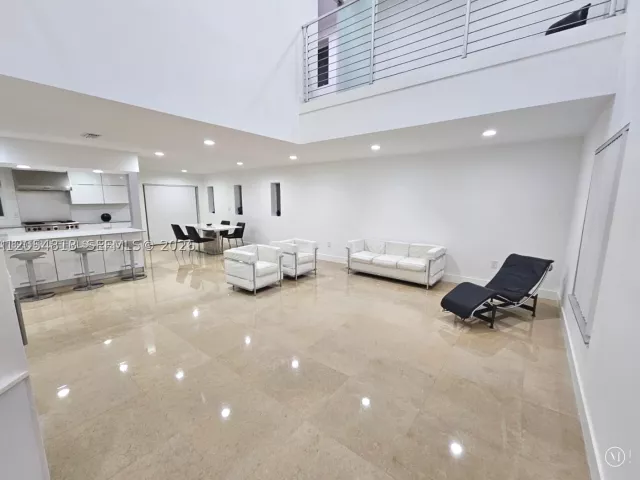 5-bedroom home for rent in Doral - 5754 NW 98th Ave - MondialRealty