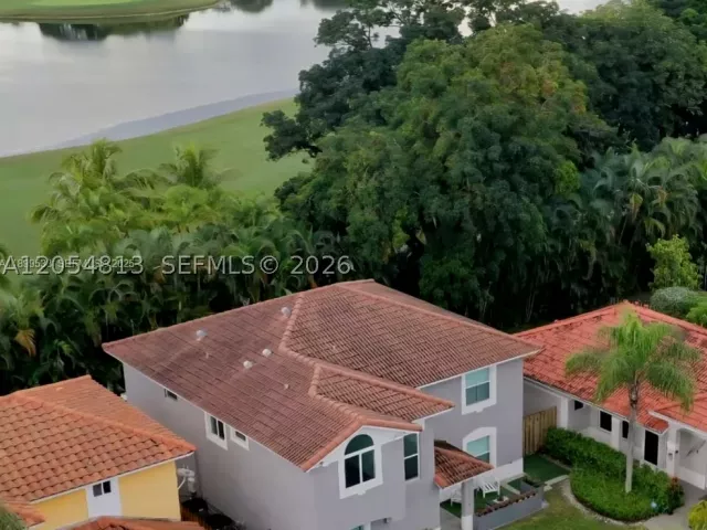 5-bedroom home for rent in Doral - 5754 NW 98th Ave - MondialRealty