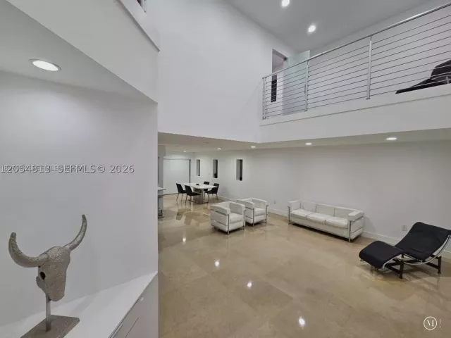 5-bedroom home for rent in Doral - 5754 NW 98th Ave - MondialRealty