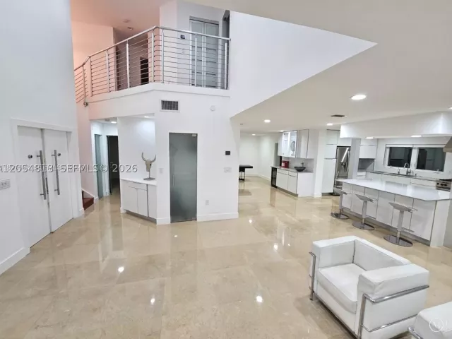 5-bedroom home for rent in Doral - 5754 NW 98th Ave - MondialRealty