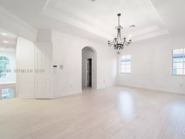 5-bedroom home for rent in Doral - 11213 NW 71st Ter - MondialRealty