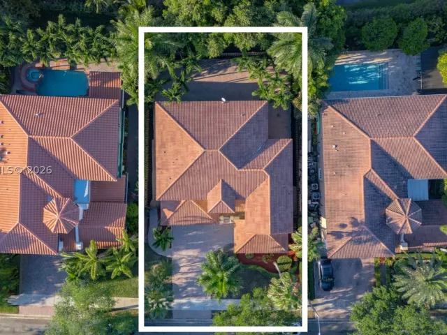 5-bedroom home for rent in Doral - 11213 NW 71st Ter - MondialRealty