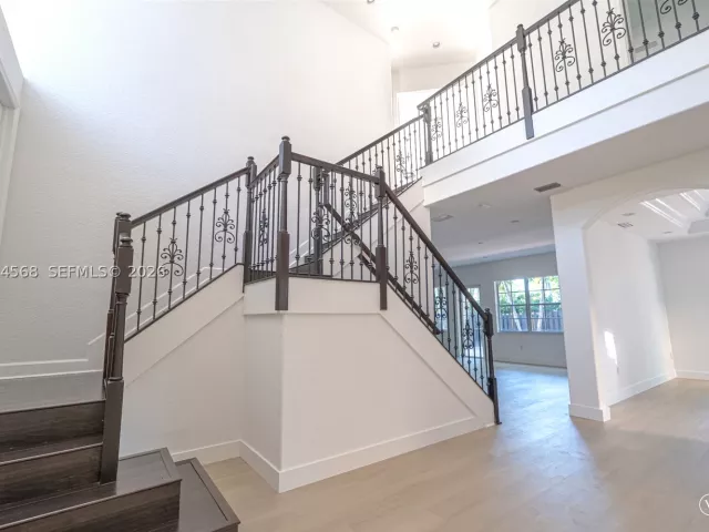 5-bedroom home for rent in Doral - 11213 NW 71st Ter - MondialRealty