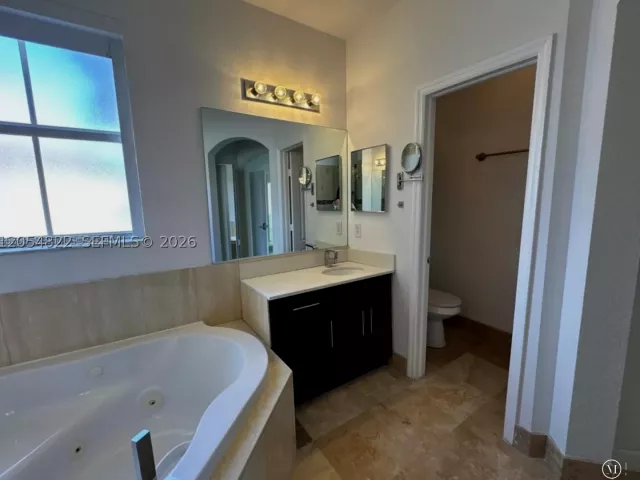 3-bedroom home for rent in Doral - 7563 NW 112th Pl - MondialRealty
