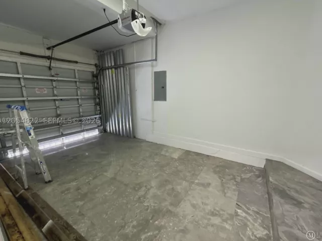 3-bedroom home for rent in Doral - 7563 NW 112th Pl - MondialRealty