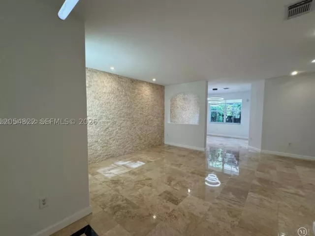 3-bedroom home for rent in Doral - 7563 NW 112th Pl - MondialRealty