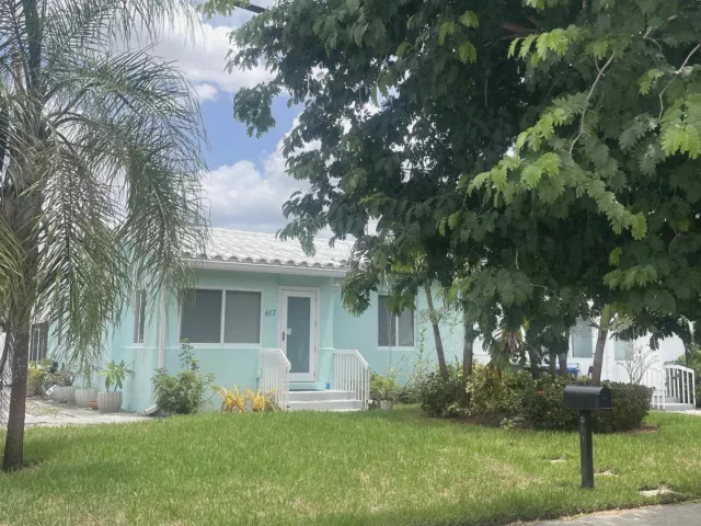 2-bedroom home for sale in Fort Lauderdale - 617 SW 9TH Street - MondialRealty