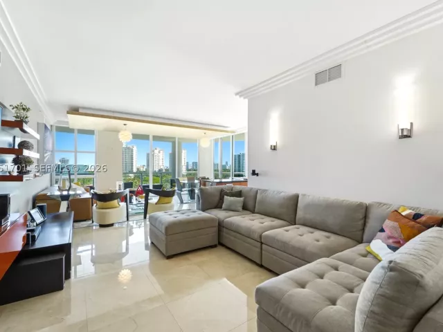 3-bedroom condo for sale in Aventura - 3131 NE 188th St 1-901 - MondialRealty