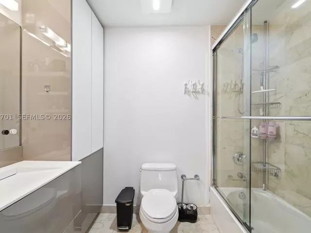 3-bedroom condo for sale in Aventura - 3131 NE 188th St 1-901 - MondialRealty