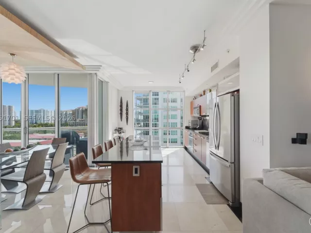 3-bedroom condo for sale in Aventura - 3131 NE 188th St 1-901 - MondialRealty