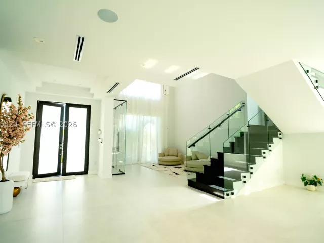 4-bedroom home for rent in Miami - 9330 SW 34th St NA - MondialRealty