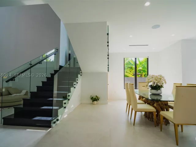 4-bedroom home for rent in Miami - 9330 SW 34th St NA - MondialRealty