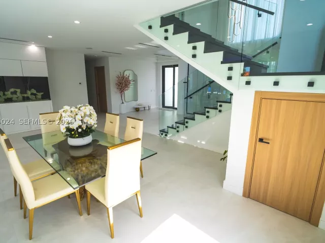 4-bedroom home for rent in Miami - 9330 SW 34th St NA - MondialRealty