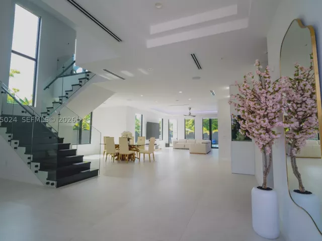 4-bedroom home for rent in Miami - 9330 SW 34th St NA - MondialRealty