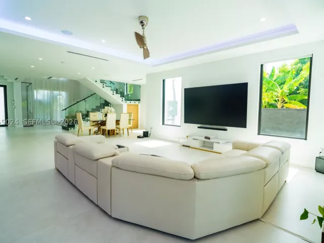 4-bedroom home for rent in Miami - 9330 SW 34th St NA - MondialRealty