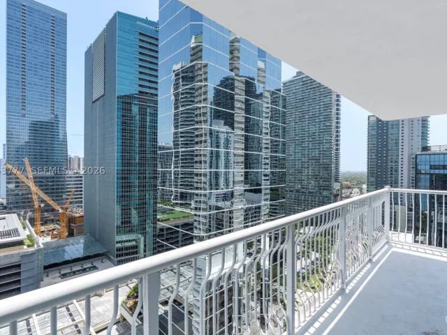 2-bedroom condo for sale in Miami - 1200 Brickell Bay Dr 2423 - MondialRealty