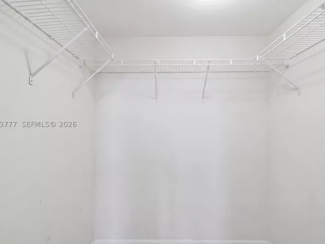 2-bedroom condo for sale in Miami - 1200 Brickell Bay Dr 2423 - MondialRealty