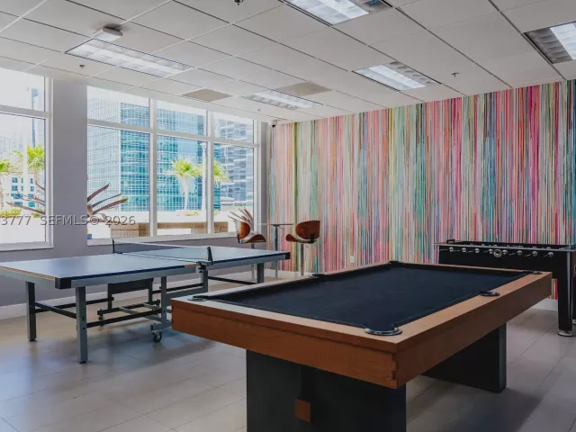 2-bedroom condo for sale in Miami - 1200 Brickell Bay Dr 2423 - MondialRealty