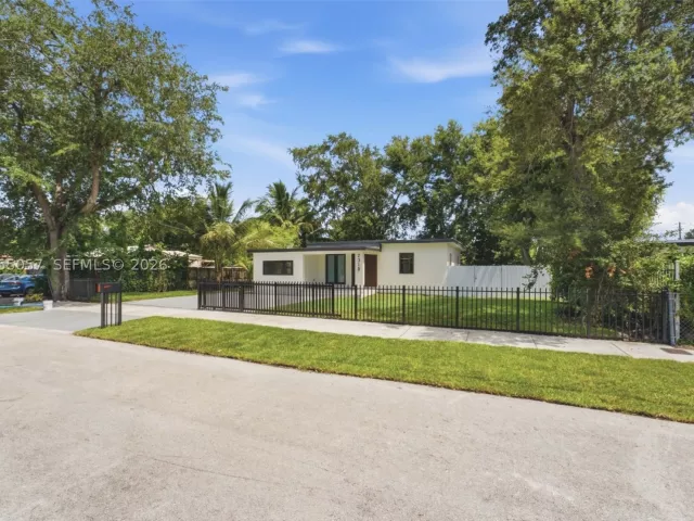 3-bedroom home for sale in Miami - 2315 NW 97th St - MondialRealty