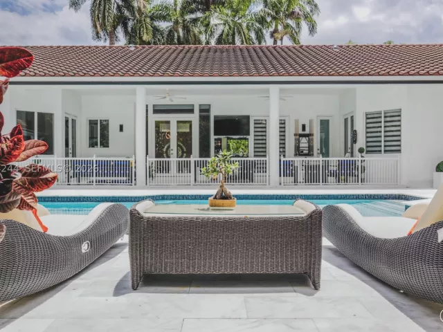 5-bedroom home for sale in Miami - 11929 SW 72 TER - MondialRealty