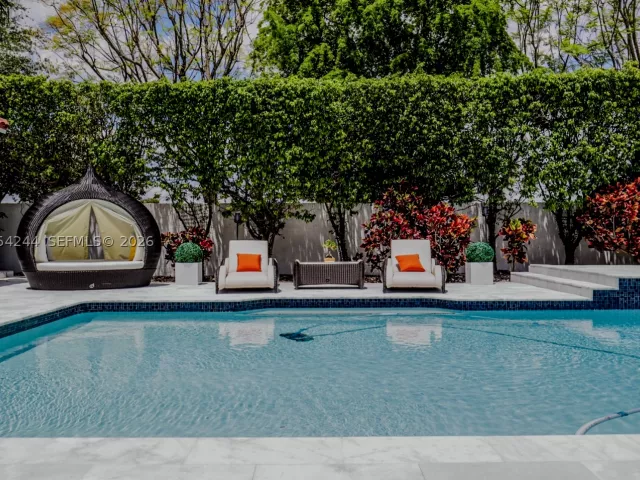 5-bedroom home for sale in Miami - 11929 SW 72 TER - MondialRealty