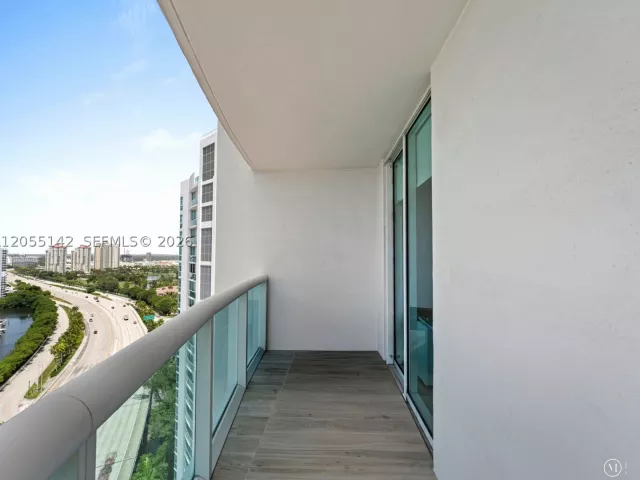 3-bedroom condo for rent in Aventura - 19400 Turnberry Way 1911 - MondialRealty