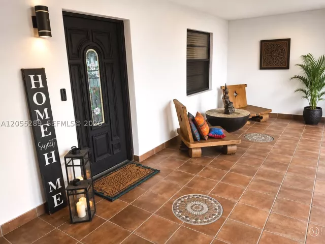 3-bedroom home for sale in Miami - 11220 SW 47th Ter - MondialRealty