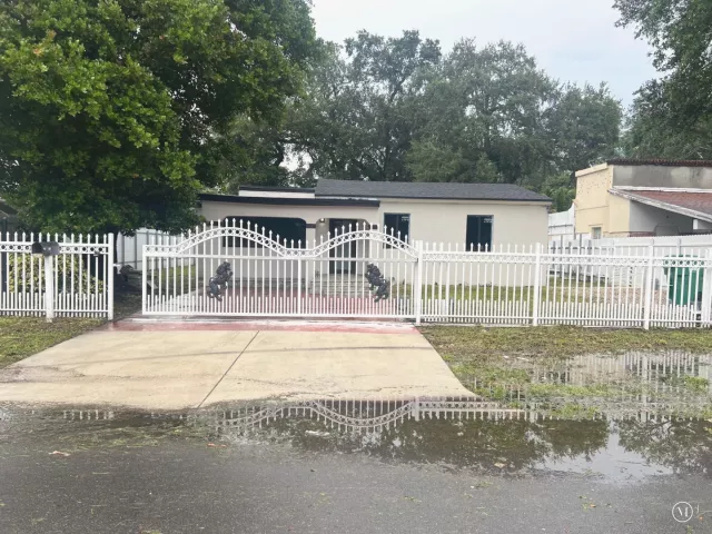 4-bedroom home for rent in Miami - 413 NE 162ND Street - MondialRealty