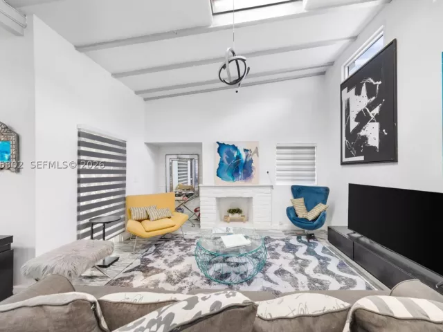 4-bedroom home for sale in Miami - 910 NE 81st St - MondialRealty