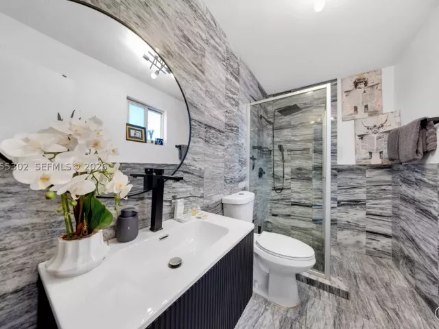 4-bedroom home for sale in Miami - 910 NE 81st St - MondialRealty
