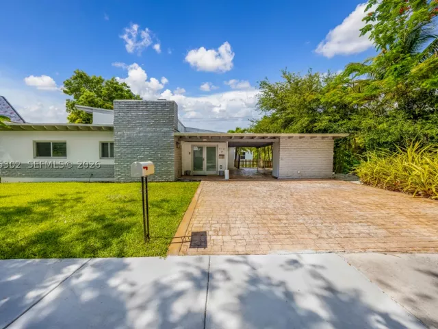 4-bedroom home for sale in Miami - 910 NE 81st St - MondialRealty