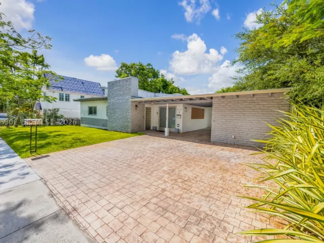 4-bedroom home for sale in Miami - 910 NE 81st St - MondialRealty