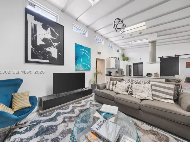 4-bedroom home for sale in Miami - 910 NE 81st St - MondialRealty
