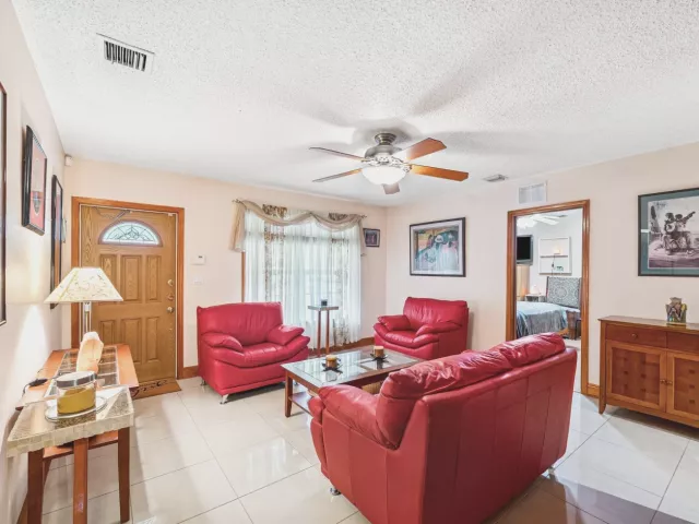3-bedroom home for sale in Delray Beach - 2655 Dorson Way - MondialRealty