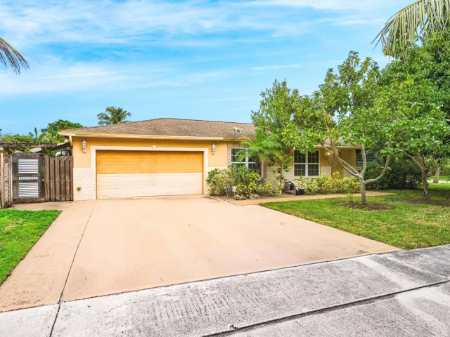3-bedroom home for sale in Delray Beach - 2655 Dorson Way - MondialRealty