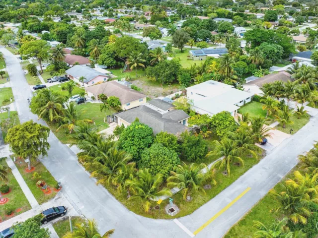 3-bedroom home for sale in Delray Beach - 2655 Dorson Way - MondialRealty