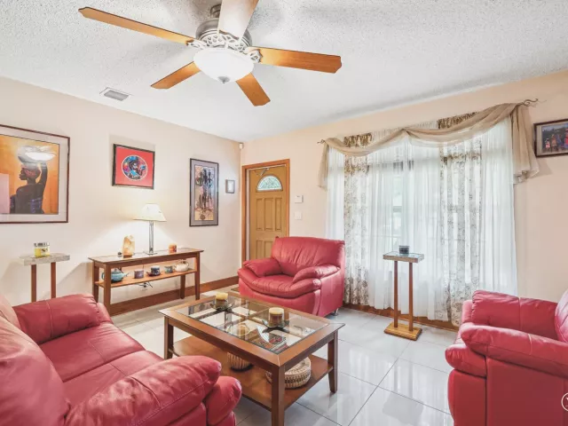 3-bedroom home for sale in Delray Beach - 2655 Dorson Way - MondialRealty