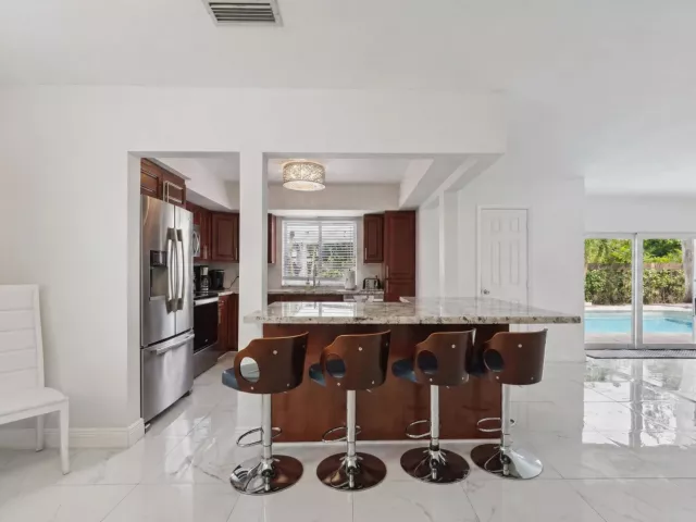 4-bedroom home for rent in Hollywood - 1243 GARFIELD Street - MondialRealty