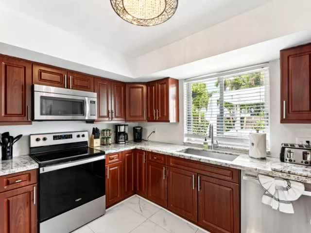 4-bedroom home for rent in Hollywood - 1243 GARFIELD Street - MondialRealty