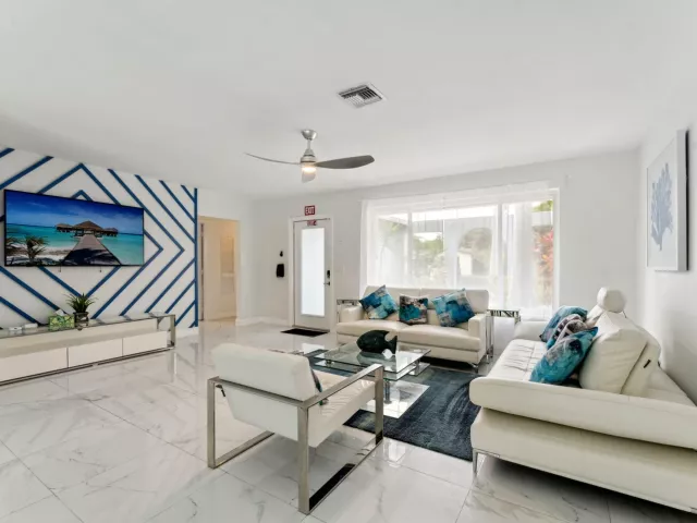 4-bedroom home for rent in Hollywood - 1243 GARFIELD Street - MondialRealty