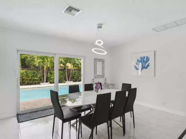 4-bedroom home for rent in Hollywood - 1243 GARFIELD Street - MondialRealty