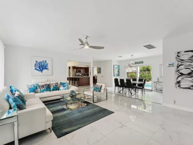 4-bedroom home for rent in Hollywood - 1243 GARFIELD Street - MondialRealty