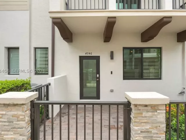3-bedroom home for rent in Doral - 4746 NW 83rd Pkwy - MondialRealty