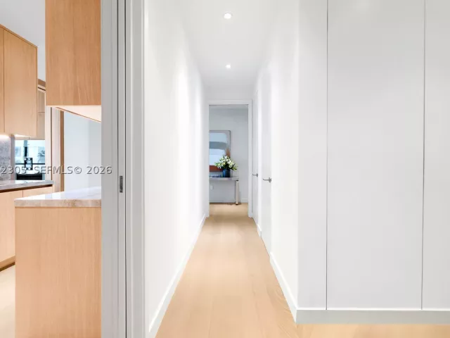 5-bedroom condo for rent in Miami Beach - 500 Alton PH4701 - MondialRealty